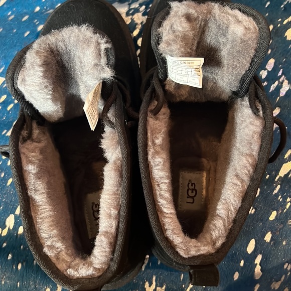 Ugg neumel boots - Picture 3 of 3
